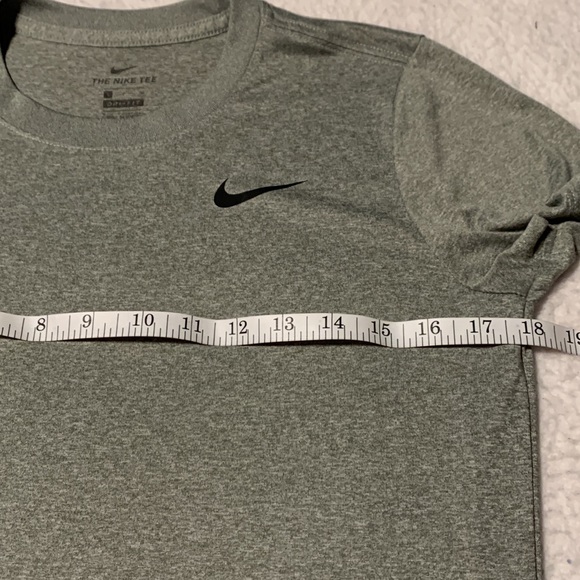 Nike Ladies Gray Tee, EUC, Size Small - Picture 5 of 9